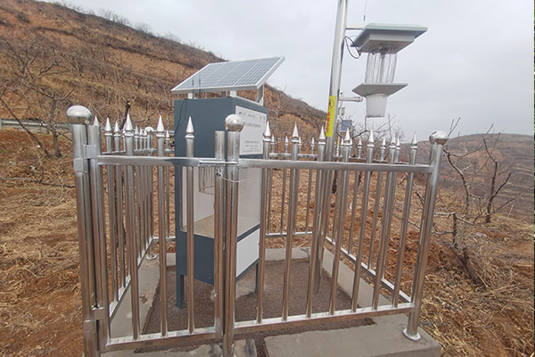 智能昆蟲(chóng)誘捕監(jiān)測(cè)儀圖片3